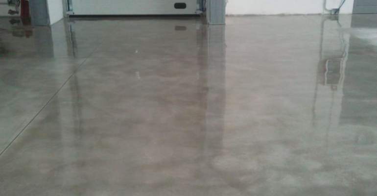 Trattamento antipolvere a base di silicati di litio per i pavimenti industriali in calcestruzzo